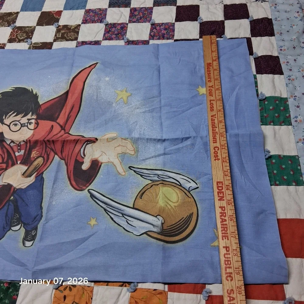 Vintage Harry Potter and The‎ Golden Snitch Quidditch Pillow Case Book Series